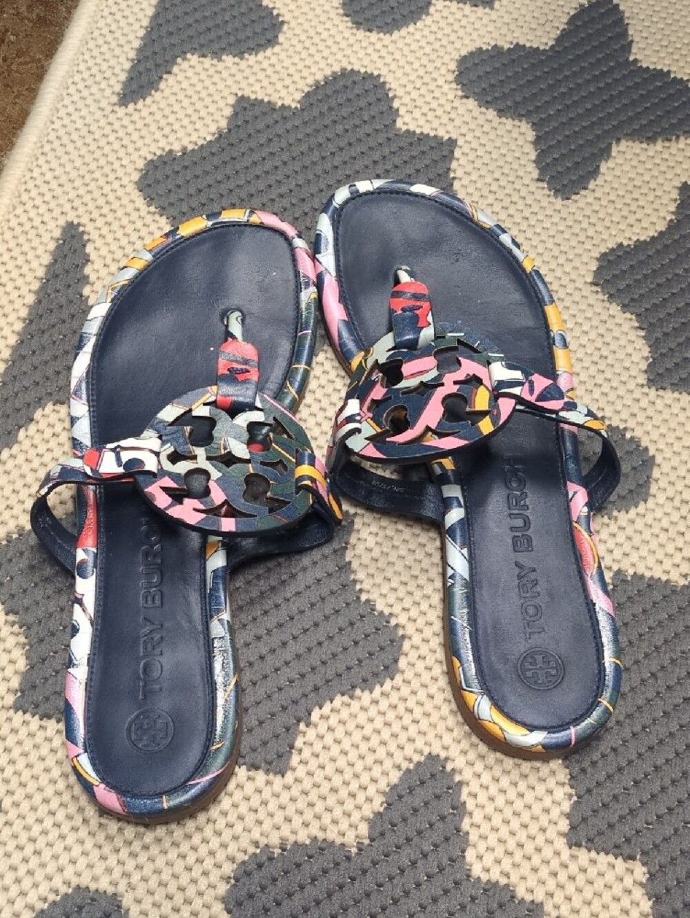Tory Burch Navy Leather Sandals with Multicolor Logo Detail - Picture 3 of 4